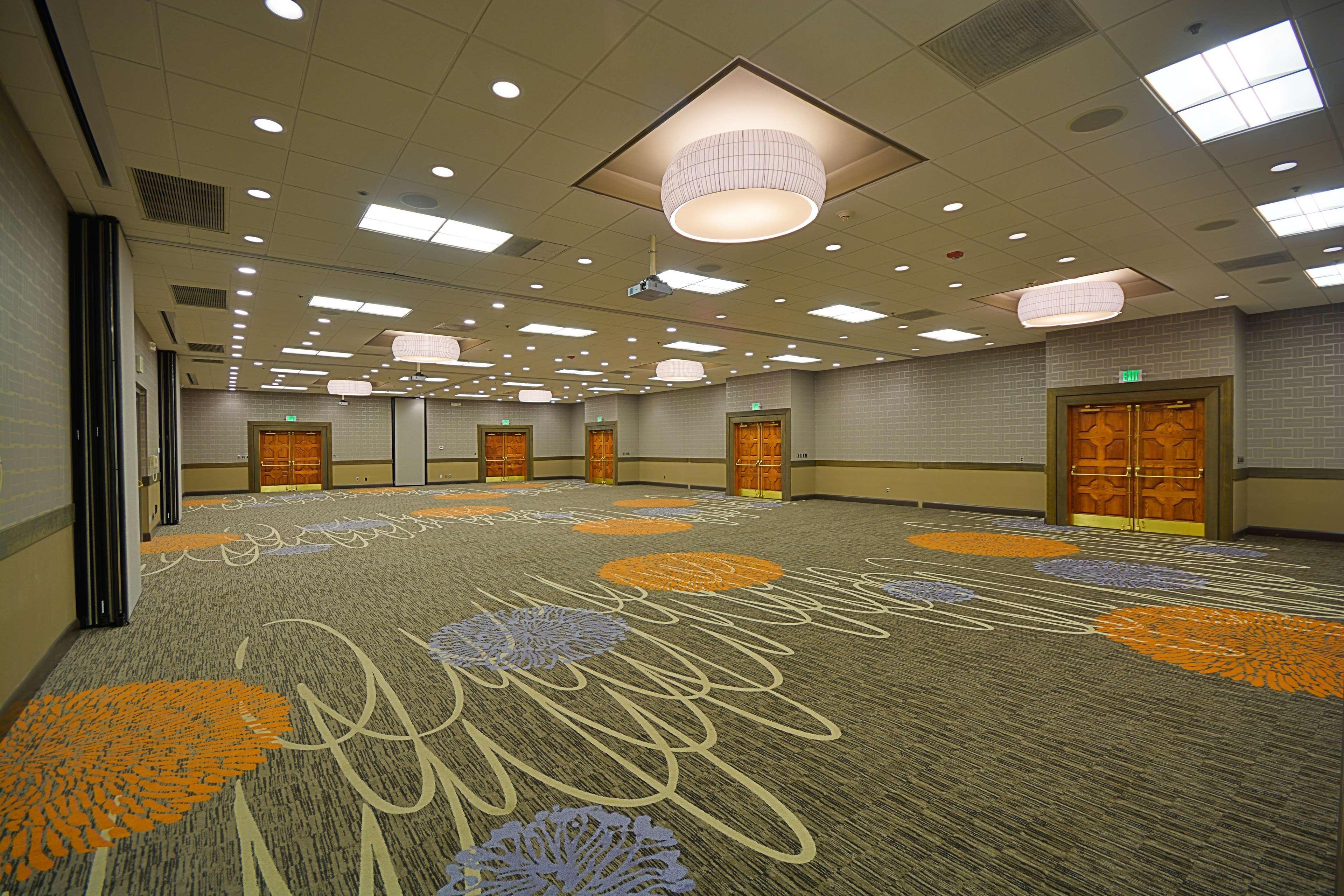 Embassy Suites By Hilton Denver Central Park Business bild