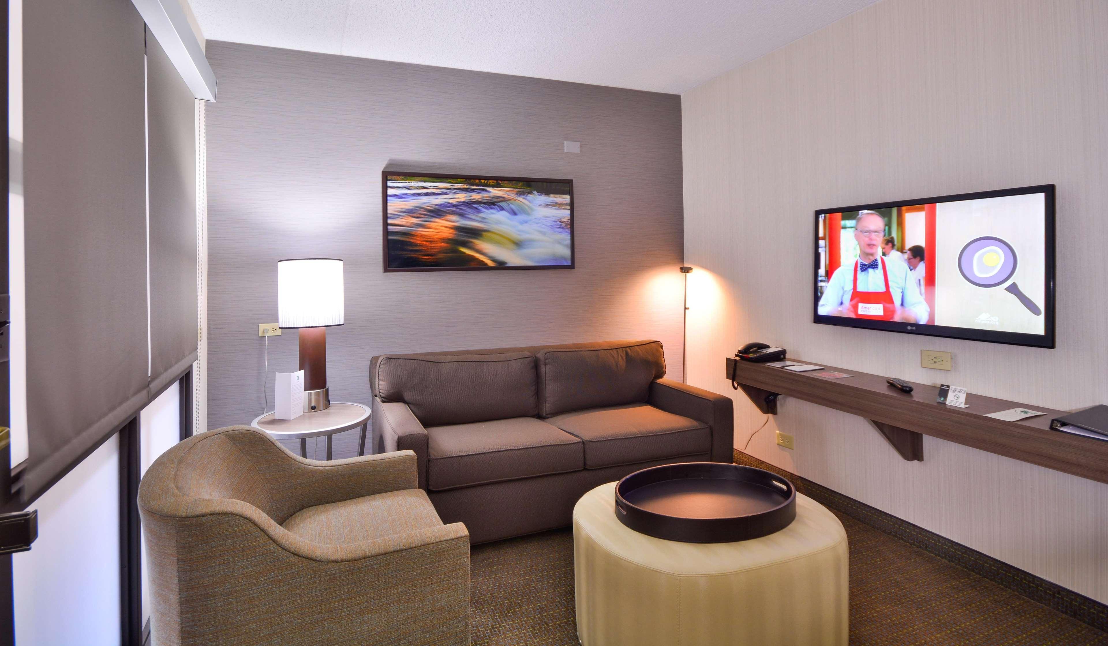 Embassy Suites By Hilton Denver Central Park Exteriör bild