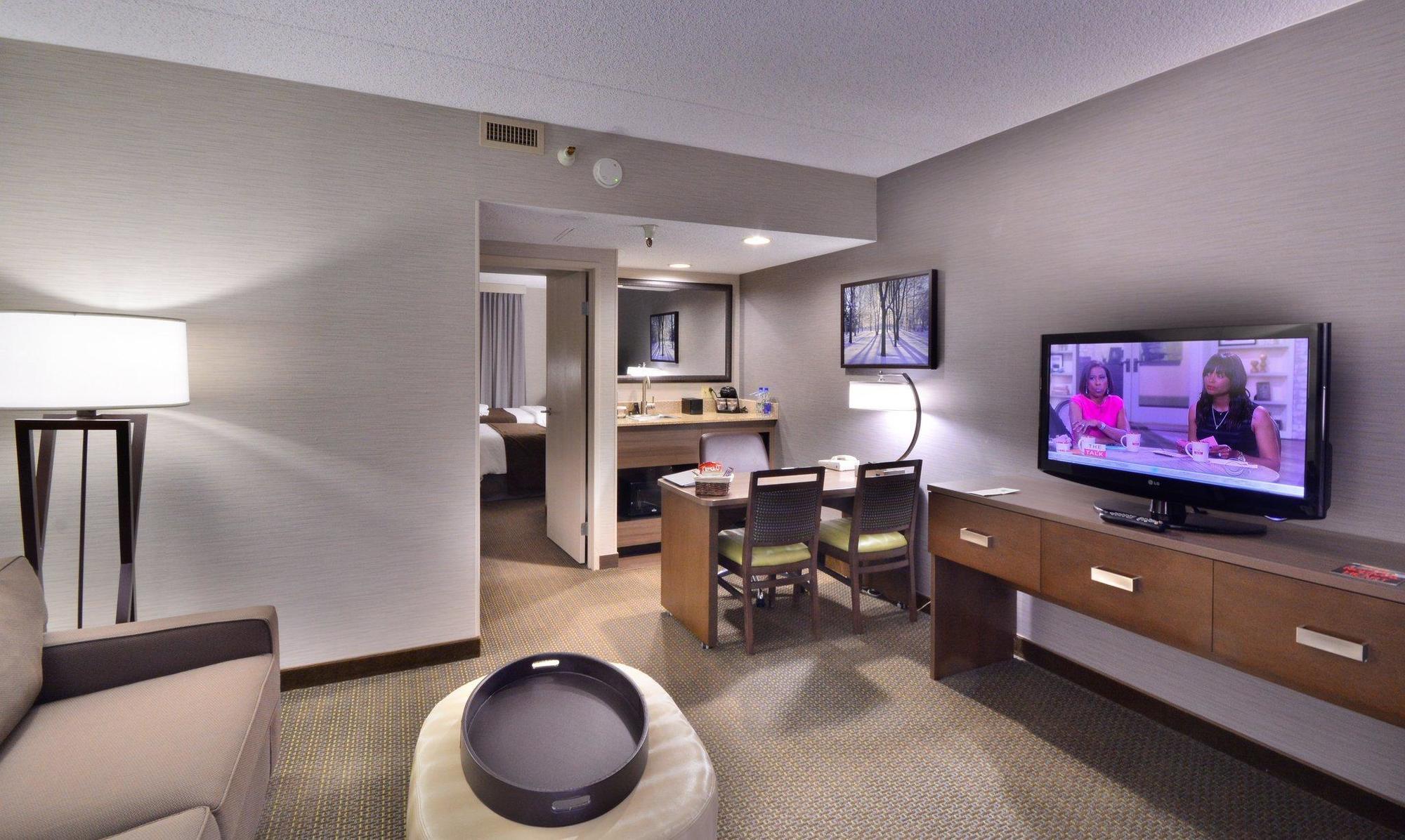 Embassy Suites By Hilton Denver Central Park Rum bild