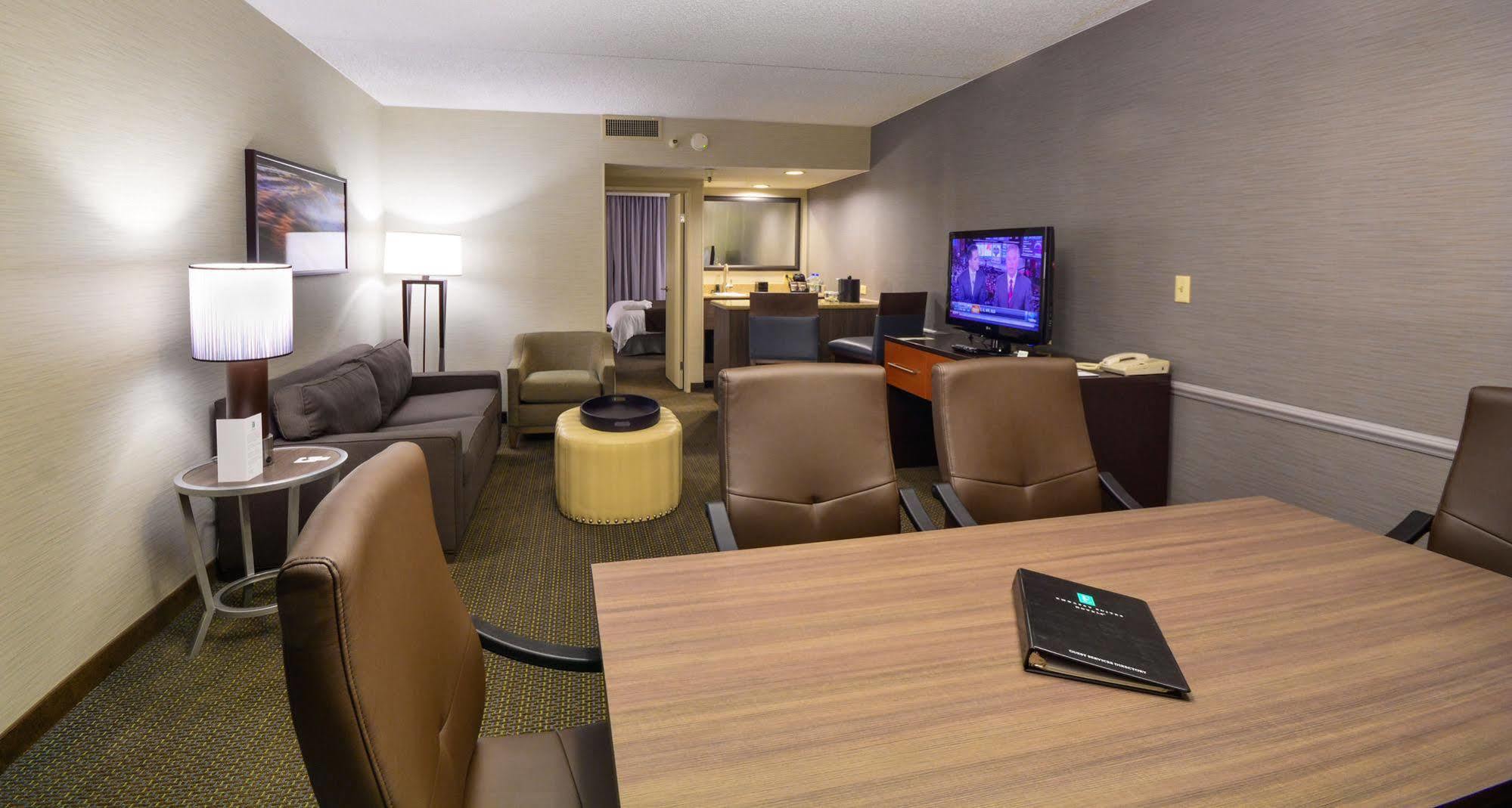 Embassy Suites By Hilton Denver Central Park Rum bild