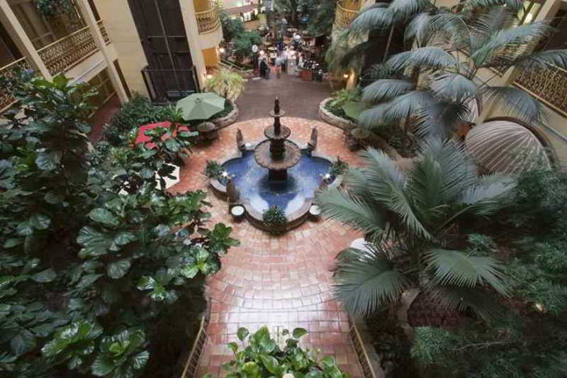 Embassy Suites By Hilton Denver Central Park Exteriör bild